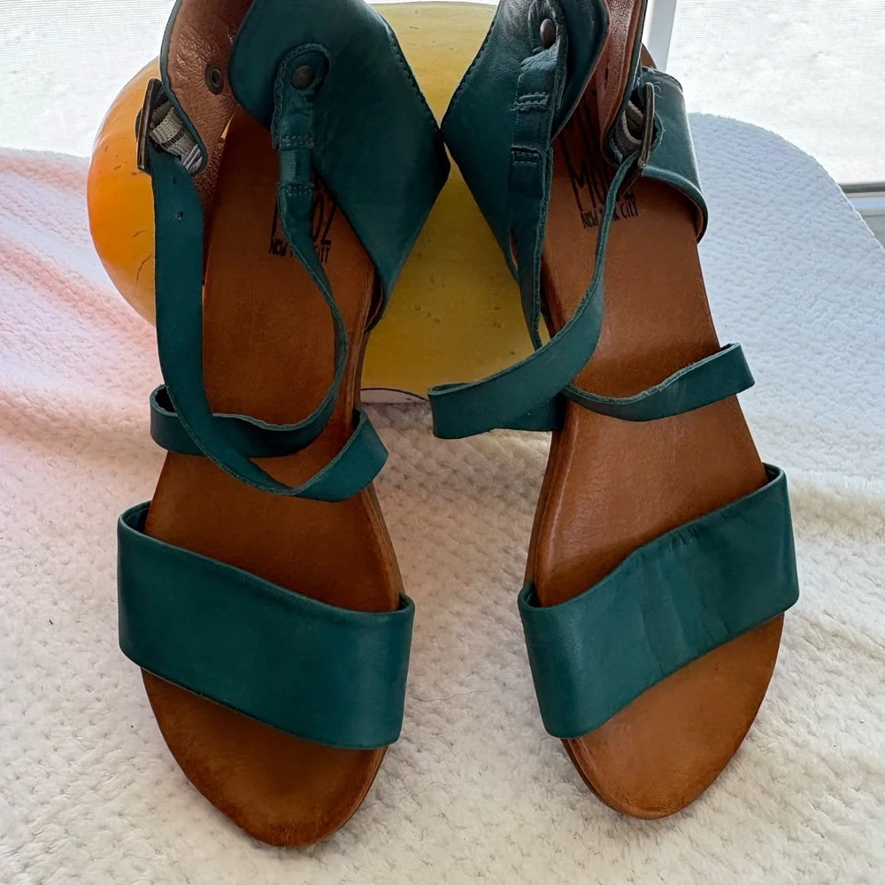 Miz Mooz Women's Alanis Turquoise Leather Strappy Flat Sandals Size 36 US 6 - Picture 3 of 7